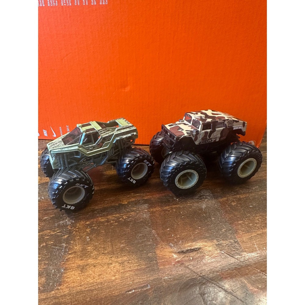 Monster Jam Soldier Fortune‎ & Hot Wheels HWMT Humvee CamoMonster Trucks 1:64